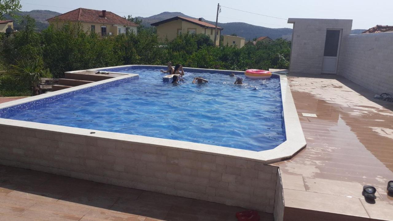 Villa Nilic บาร์ ภายนอก รูปภาพ