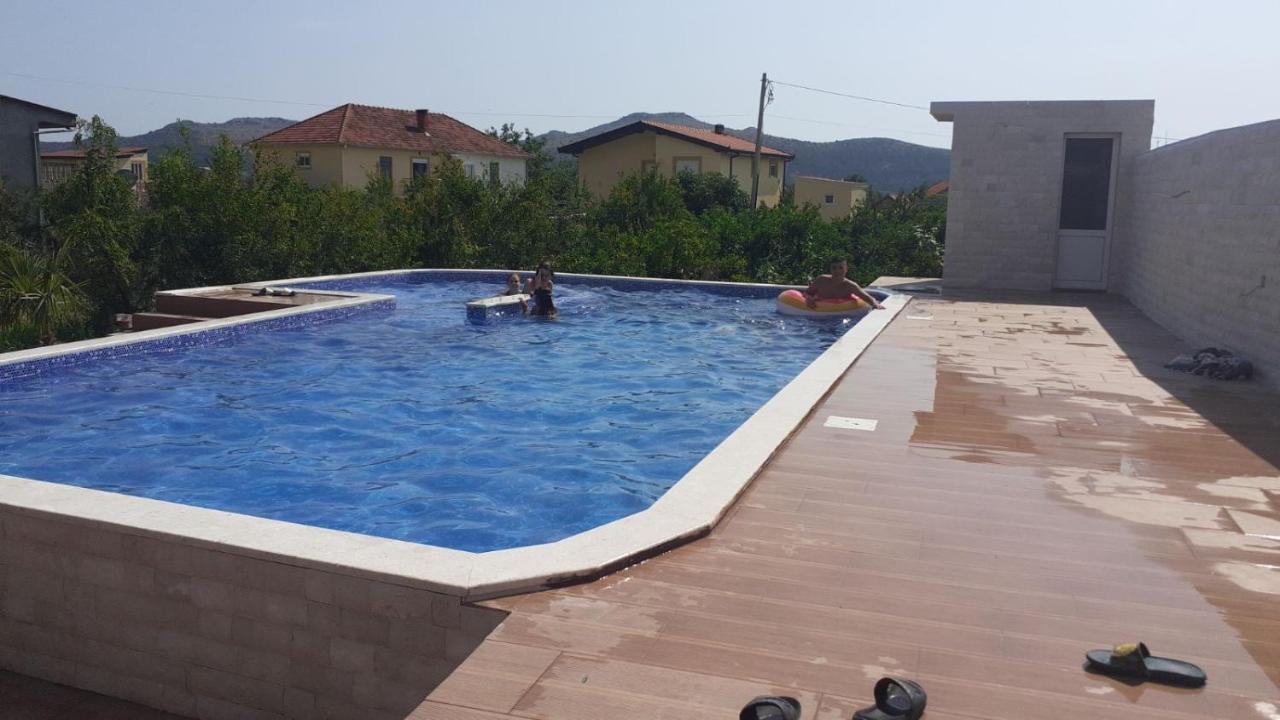 Villa Nilic บาร์ ภายนอก รูปภาพ
