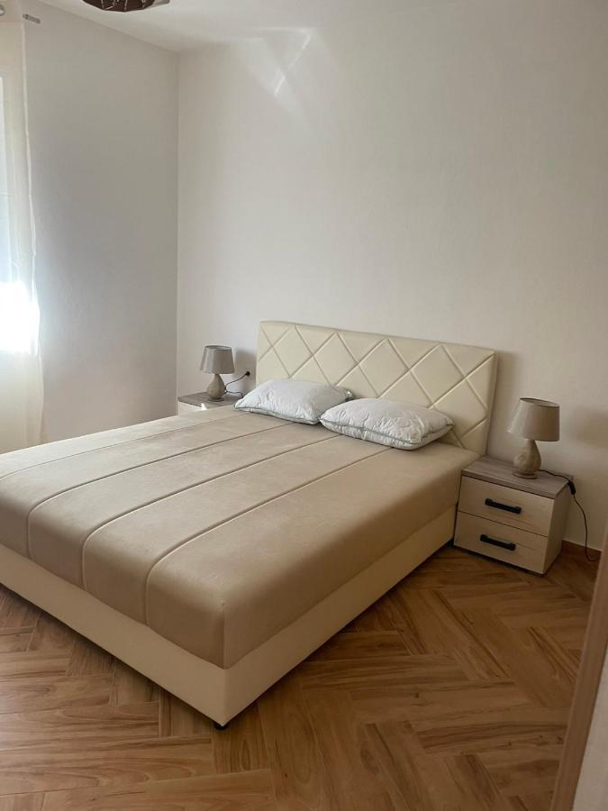 Villa Nilic บาร์ ภายนอก รูปภาพ