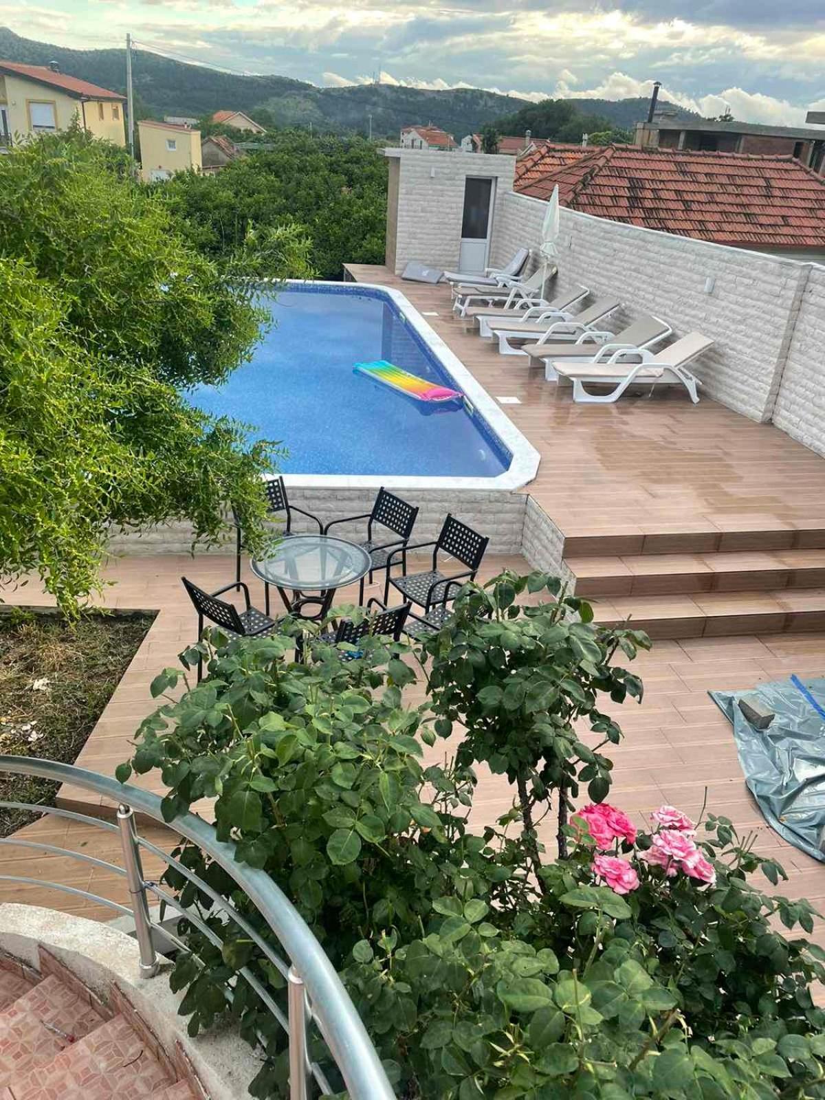 Villa Nilic บาร์ ภายนอก รูปภาพ